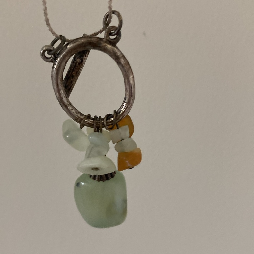 Elegant Green and Silver Pendant Necklace w/
Silver Chain